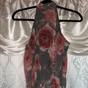 🌸EUC FASHION NOVA summer high neck sleeveless top